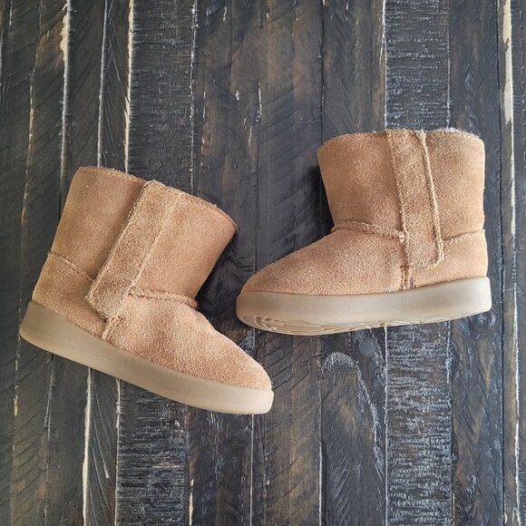 Ugg Chestnut Boots Girls Size 4/5 - Picture 3 of 6